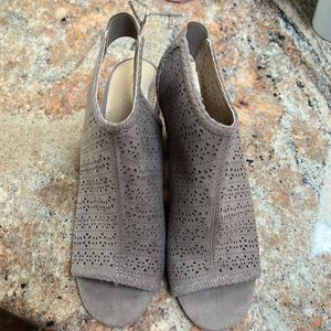 Brand new, never worn Loren Conrad high heel sandal